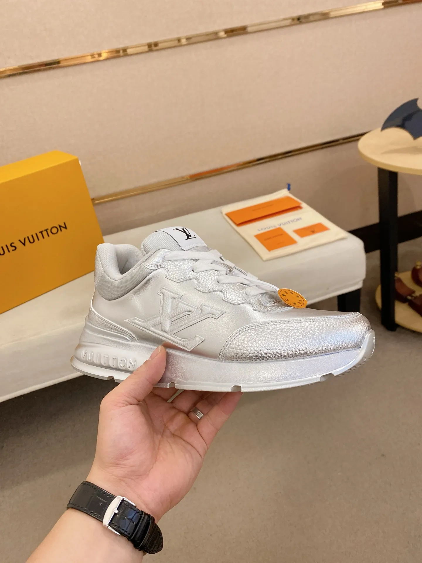 Men's shoes 💰: 660💰 LV. Popular items in men's shoes counter, official website synchronization, 1:1 high quality shipping ✔️Original cowhide, original factory sole, 39-45 (38.46 customized, non-refundable)